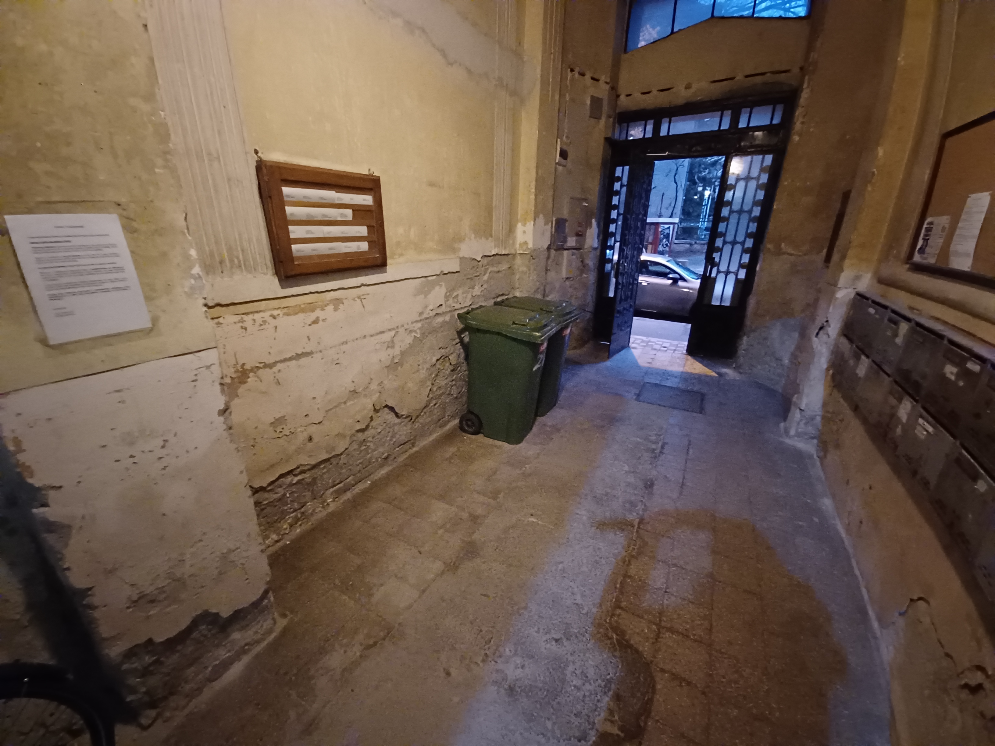 Előtte
