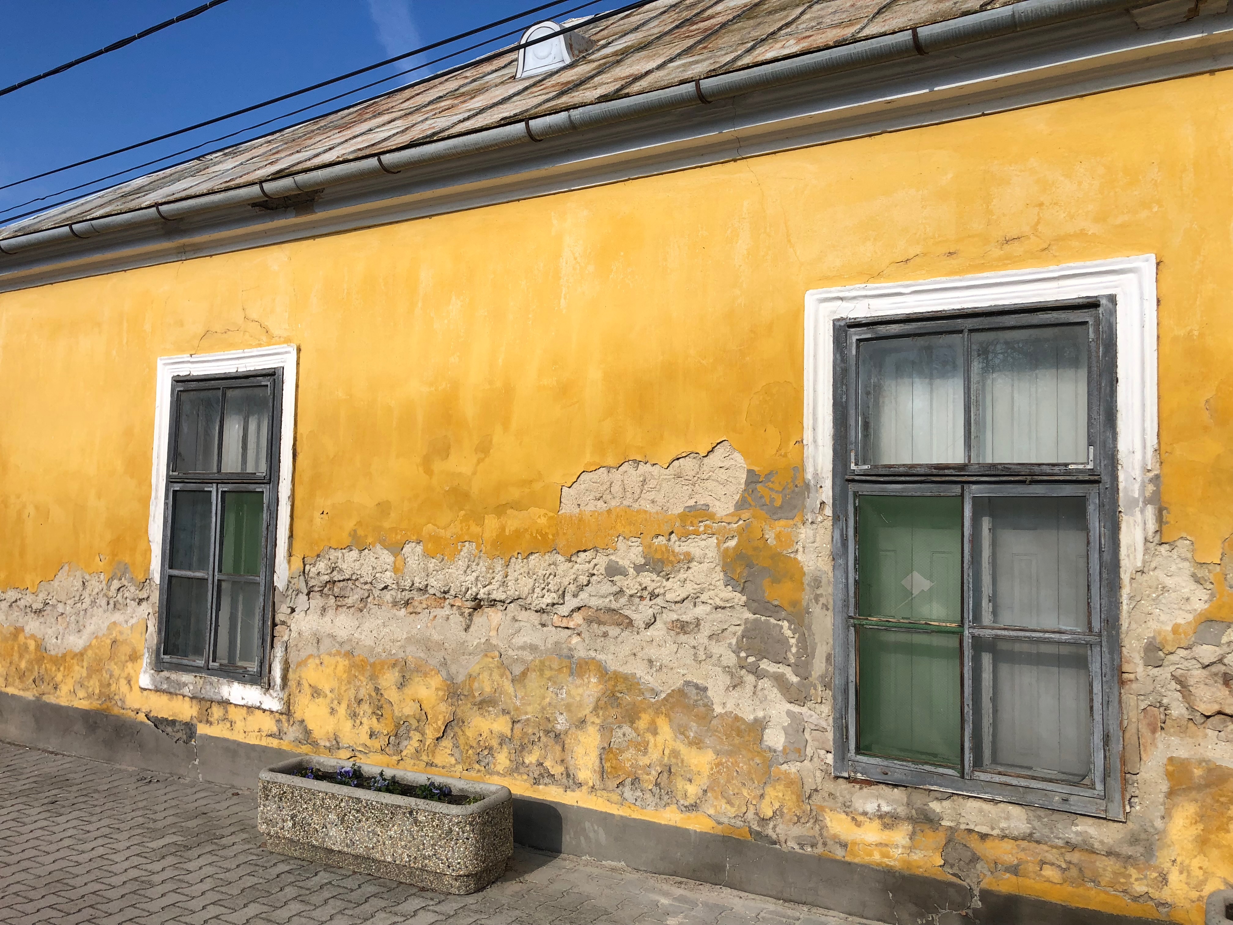 Előtte